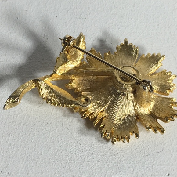 Vintage Gold Tone Faux Pearl Brooch/Pin - Picture 6 of 8